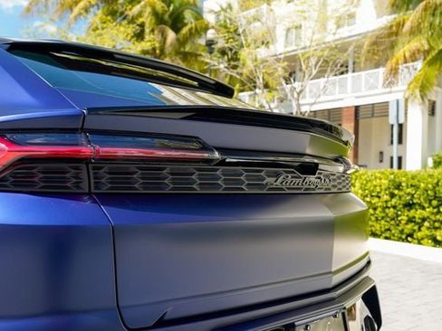 Used 2025 Lamborghini Urus SE image 46