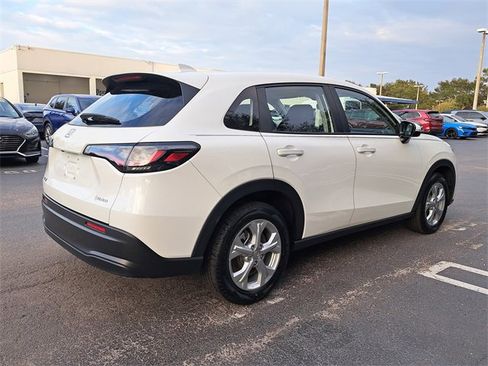 Certified 2023 Honda HR-V LX image 6