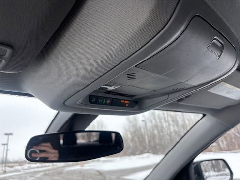 Used 2018 GMC Acadia SLE image 29