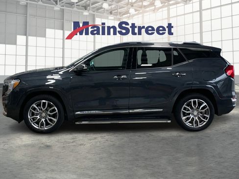 Used 2022 GMC Terrain Denali image 2