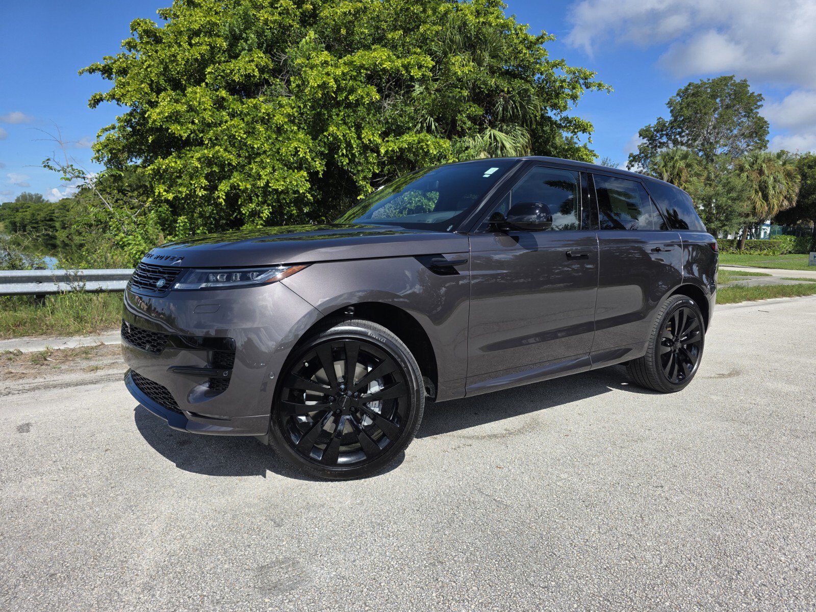 New 2026 Land Rover Range Rover Sport Dynamic SE AWD/4WD image 1
