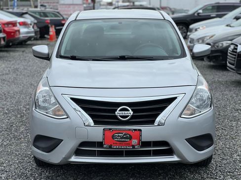 Used 2018 Nissan Versa SV FWD image 2