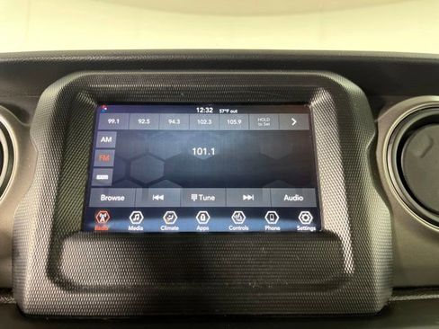Used 2022 Jeep Gladiator Sport AWD/4WD image 24