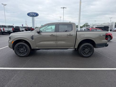 Used 2025 Ford Ranger Lariat w/ Black Appearance Package AWD/4WD image 8
