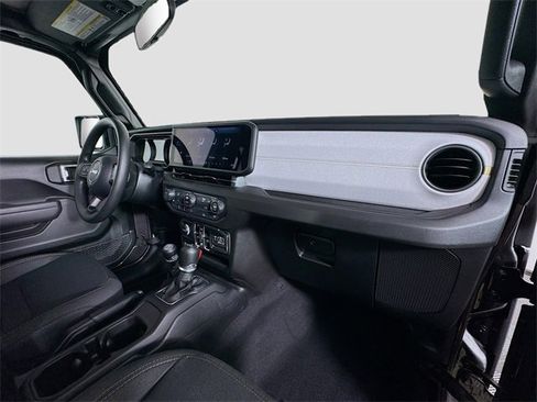 Used 2025 Jeep Wrangler Sport image 34