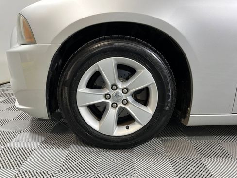 Used 2012 Dodge Charger SE w/ Connectivity Group image 9