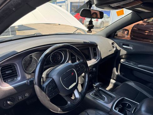 Used 2020 Dodge Charger SXT w/ Leather Interior Group RWD image 7