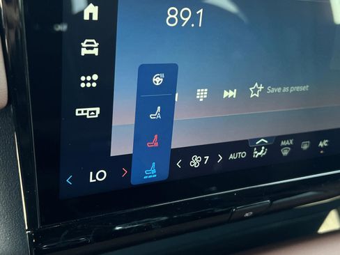 New 2025 Lincoln Navigator Reserve image 19