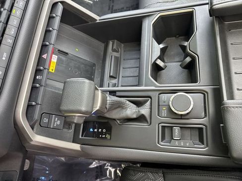 Used 2024 Toyota Tundra Limited AWD/4WD image 24