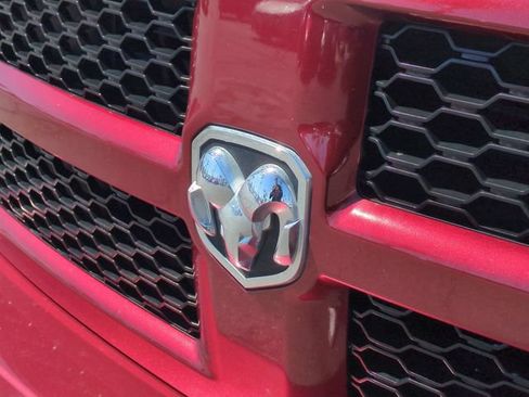 Used 2018 RAM 1500 Express RWD image 10