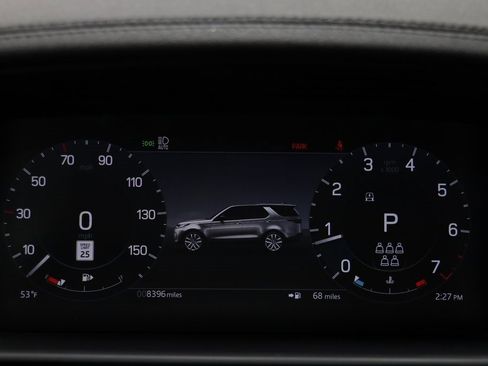 Used 2025 Land Rover Discovery Dynamic SE image 8