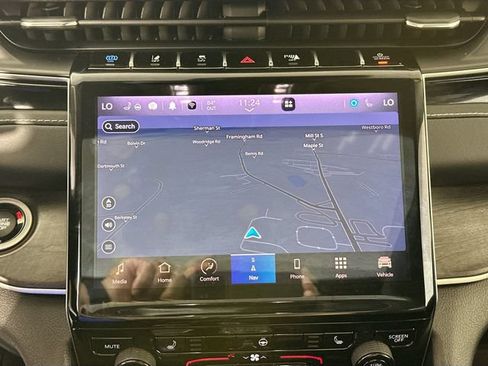 Used 2023 Jeep Grand Cherokee 4WD 4xe image 13