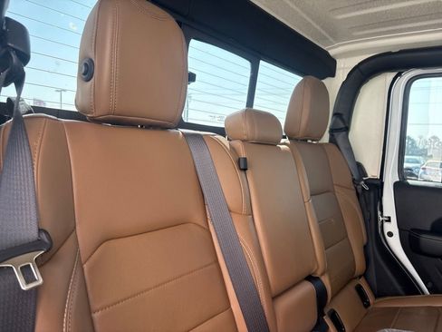 Used 2022 Jeep Gladiator Overland w/ Popular Equipment Package image 23