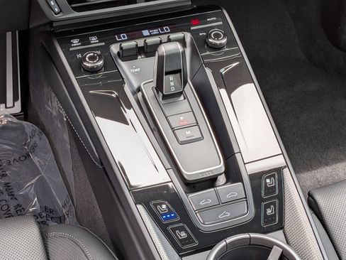 Certified 2025 Porsche 911 Carrera RWD image 17