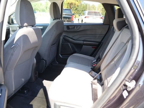 Used 2022 Ford Escape SE image 10