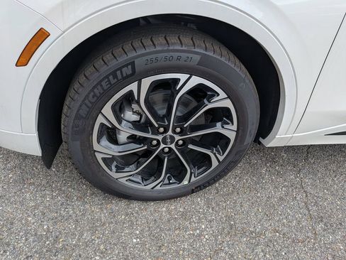 New 2026 Lincoln Nautilus Reserve AWD/4WD image 12