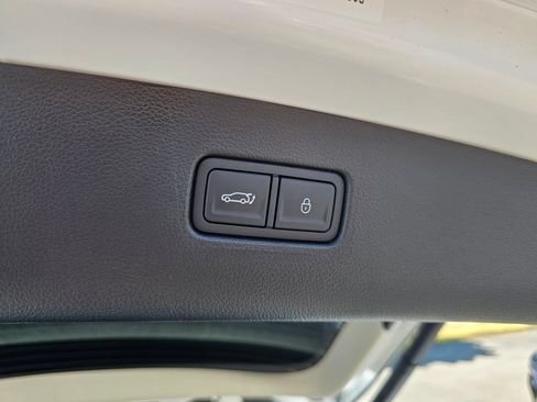 Used 2025 Genesis GV80 2.5T Standard AWD/4WD image 15