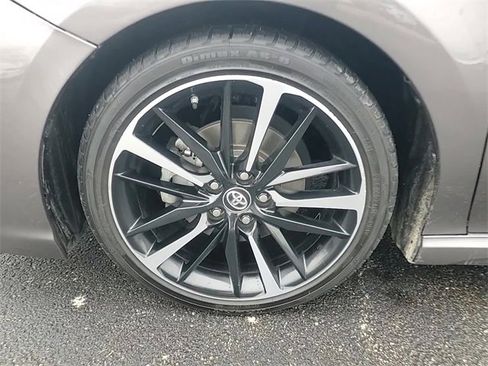 Used 2018 Toyota Camry XSE image 8
