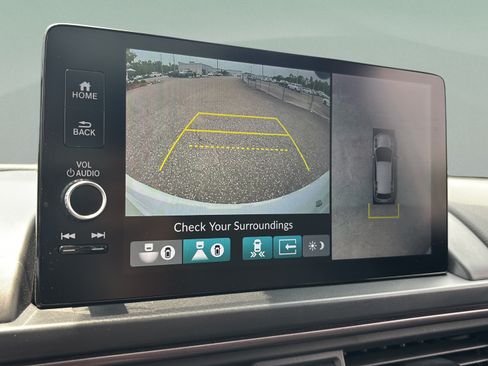 Certified 2025 Honda Pilot TrailSport image 24
