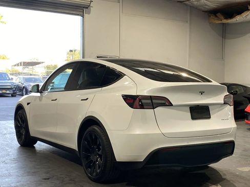 Used 2021 Tesla Model Y Long Range image 2