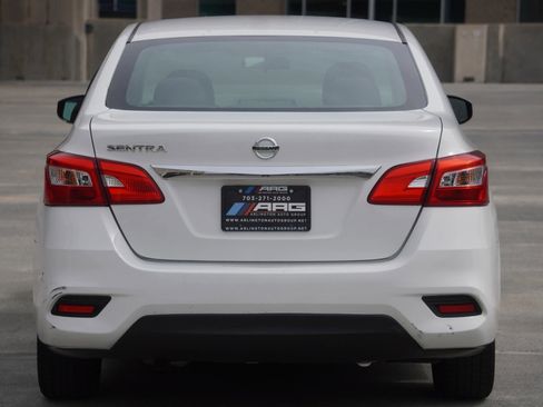 Used 2017 Nissan Sentra S image 9
