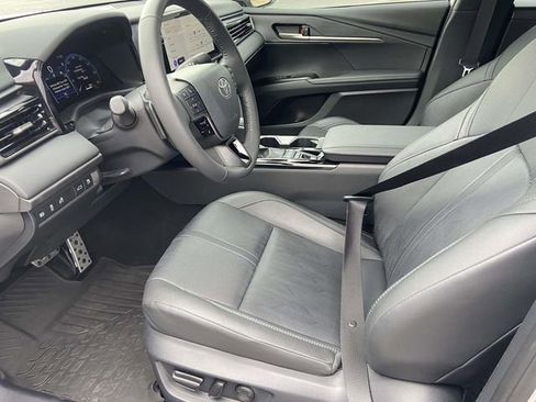 Used 2025 Toyota Camry XSE FWD image 10