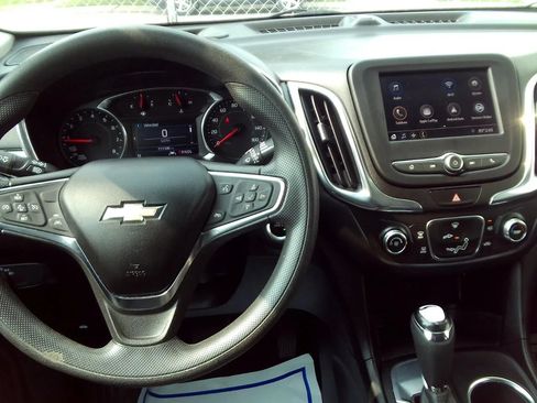 Used 2020 Chevrolet Equinox LT FWD image 12
