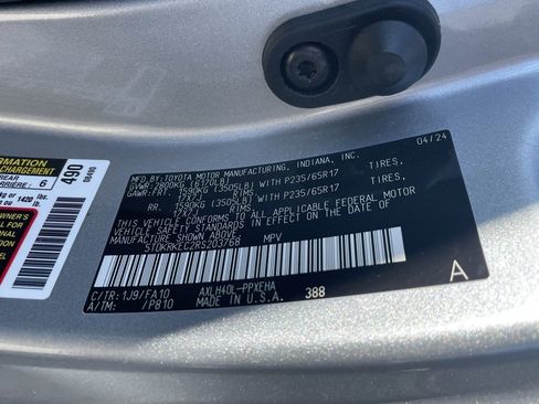 Used 2024 Toyota Sienna LE image 9