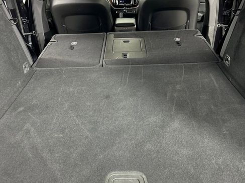 Used 2024 Volvo XC60 B5 Plus image 19