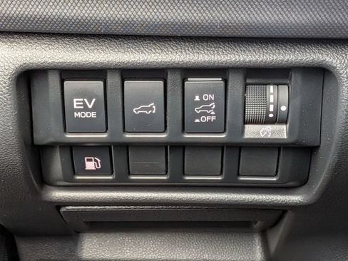 Used 2025 Subaru Forester Limited AWD/4WD image 18