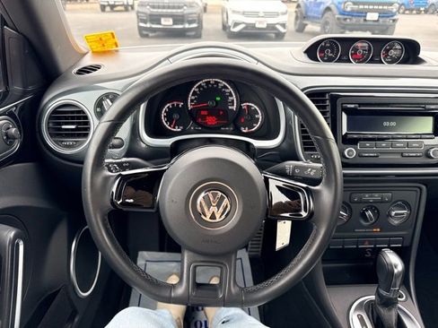 Used 2013 Volkswagen Beetle 2.0T image 16