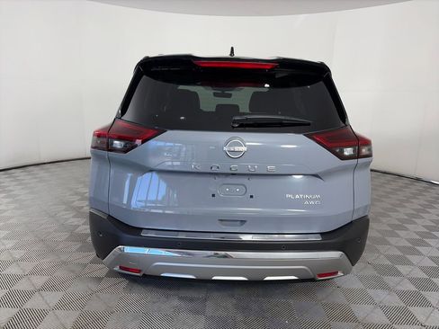 Used 2022 Nissan Rogue Platinum w/ Head-Up Display Package image 6