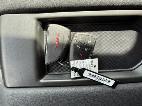 New 2026 GMC Sierra 1500 Elevation image 34