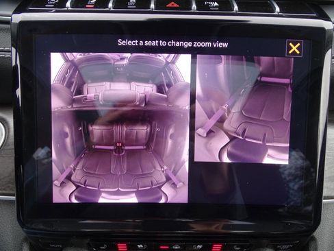 Used 2023 Jeep Grand Cherokee L Limited w/ Luxury Tech Group II image 30