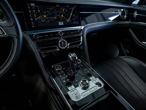 Used 2020 Bentley Flying Spur W12 image 46