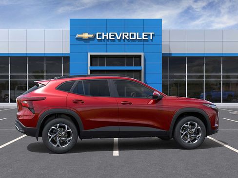 New 2026 Chevrolet Trax LT FWD image 5