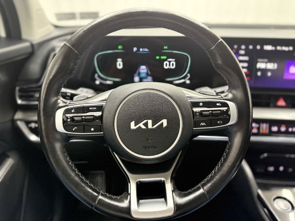 Used 2023 Kia Sportage EX AWD/4WD image 11