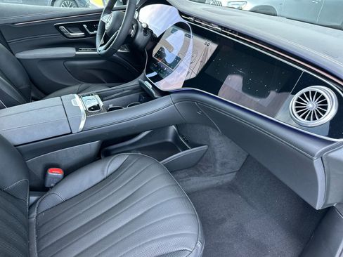 New 2026 Mercedes-Benz EQS 400 4MATIC SUV image 17