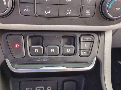 Used 2018 GMC Terrain SLE image 12