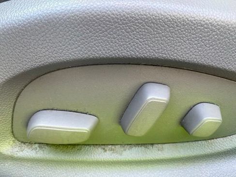 Used 2014 Chevrolet Impala LT w/ Convenience Package FWD image 22