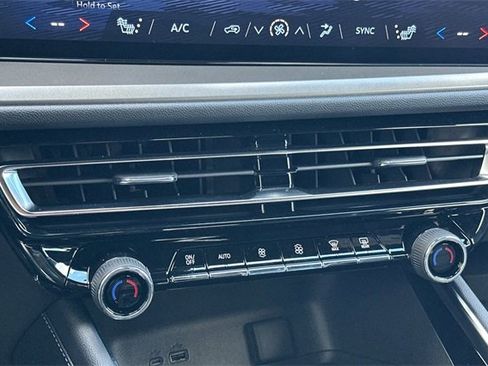 New 2026 Chevrolet Traverse LT image 28