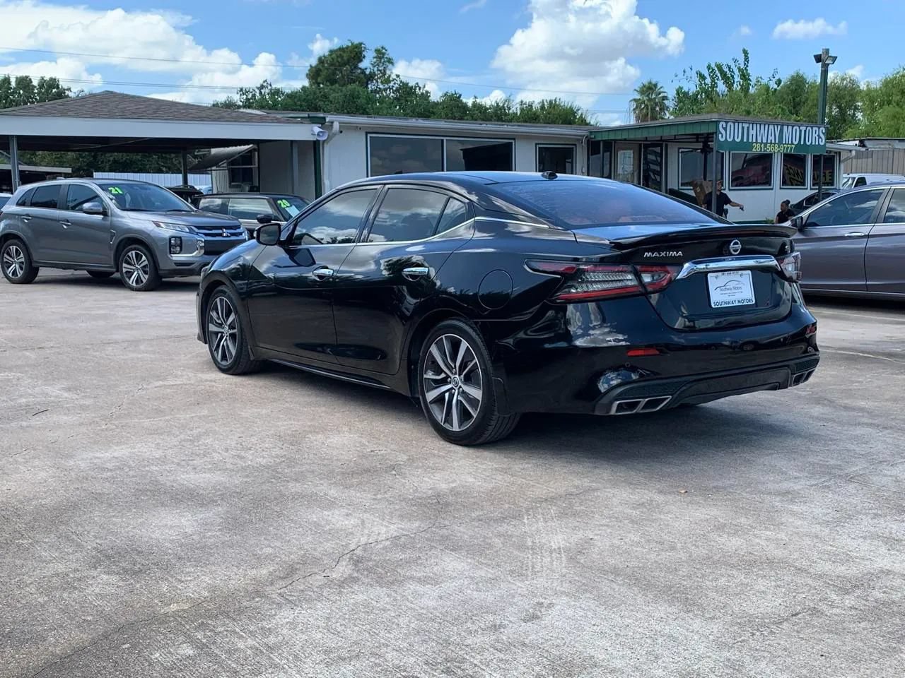 Used 2019 Nissan Maxima 3.5 SL w/ Floor Mat Group FWD image 5