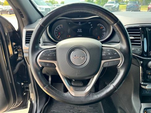 Used 2022 Jeep Grand Cherokee Laredo X AWD/4WD image 16