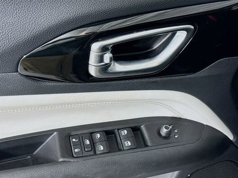 Used 2022 Jeep Compass Limited image 17