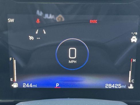 Used 2024 Chevrolet Trax RS w/ Sunroof Package FWD image 19