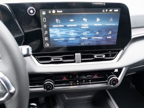 New 2026 Chevrolet Equinox LT image 3