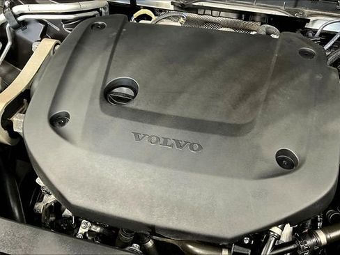 Used 2024 Volvo XC90 B6 Plus image 31