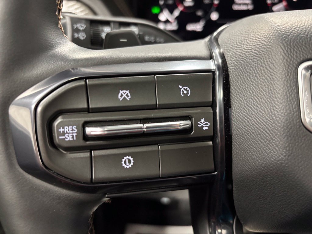 Used 2026 GMC Yukon XL AT4 AWD/4WD image 19
