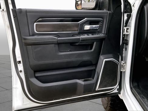 Used 2022 RAM 2500 Laramie w/ Night Edition AWD/4WD image 21