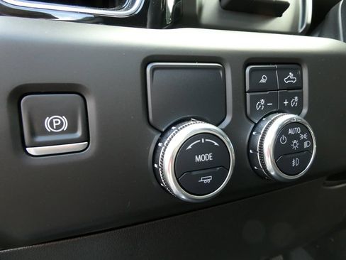 Certified 2025 GMC Sierra 1500 Denali RWD image 30